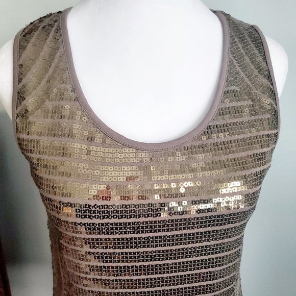 Gorgeous Gold Sequined Fitted Tank Top Sparkly Holiday Party Wear Y2K vibes - Picture 2 of 10